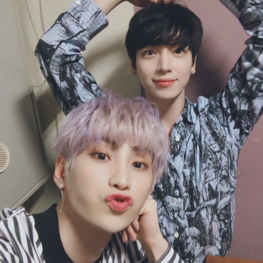 Official_SKYE_'s tweet photo. [#아이젝]

내 친구 눅눅차!!생일추카해~~이번 생일 같이 보낼 수 없어서 너무 아쉽다~~그래도 넌 진짜 좋은 사람이고 착한 사람이야~~항상사랑하고 행복해야해~~친구 Forever~~멸치남팀Forever~~Our memories will always be in our mind ❤️ 

#인투잇 #현욱 #IN2IT #HAPPY_HYUNUK_DAY #ISAAC #HYUNUK https://t.co/My1HyHUYne
