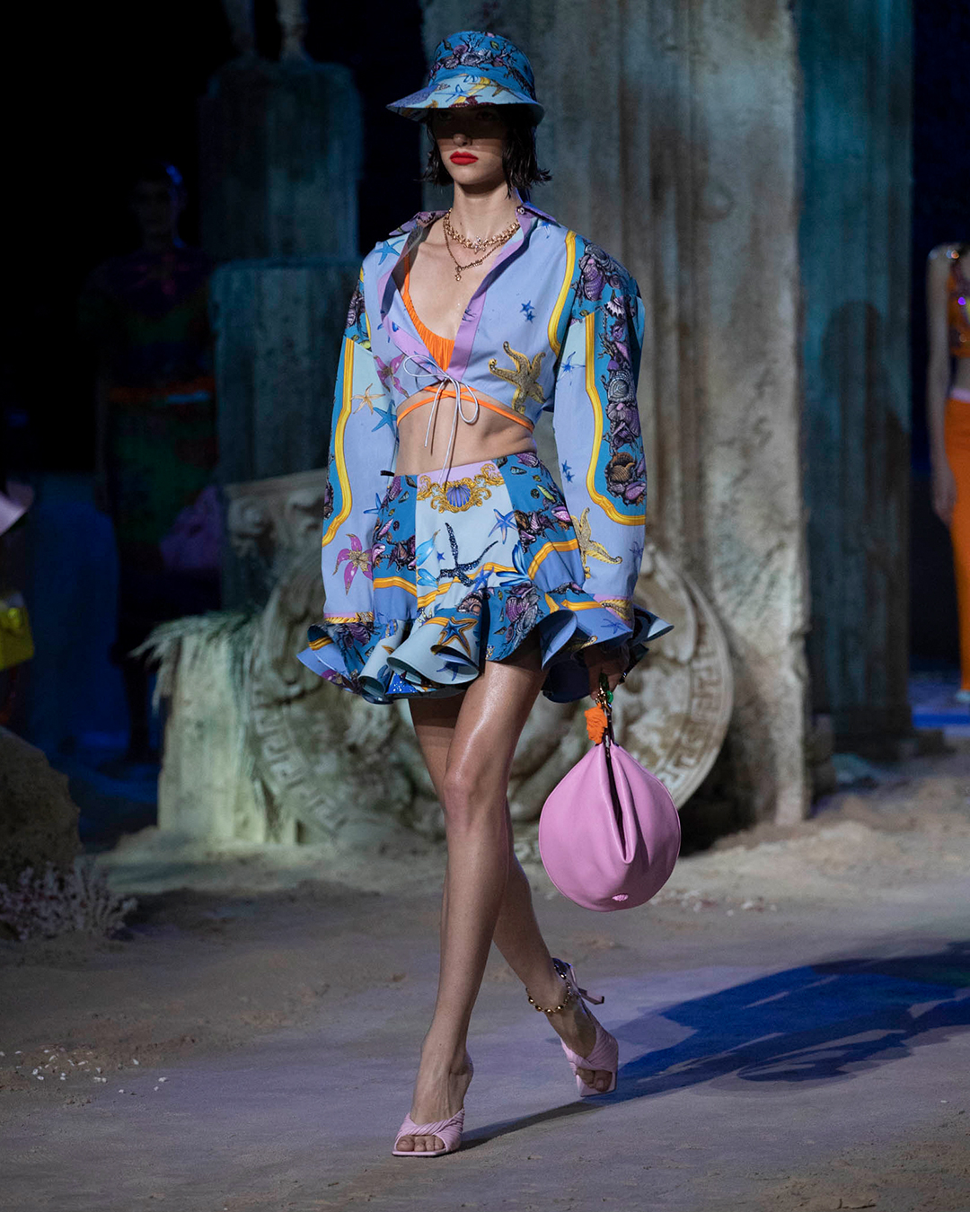 Versace Blue Crush The Tresor De La Mer Print Is Refreshed In New Colors On The Versacess21 Runway Mfw Visit The Underwater World Of Versacepolis T Co Nzqcyacuxu T Co 7l7dk1c4ad Twitter