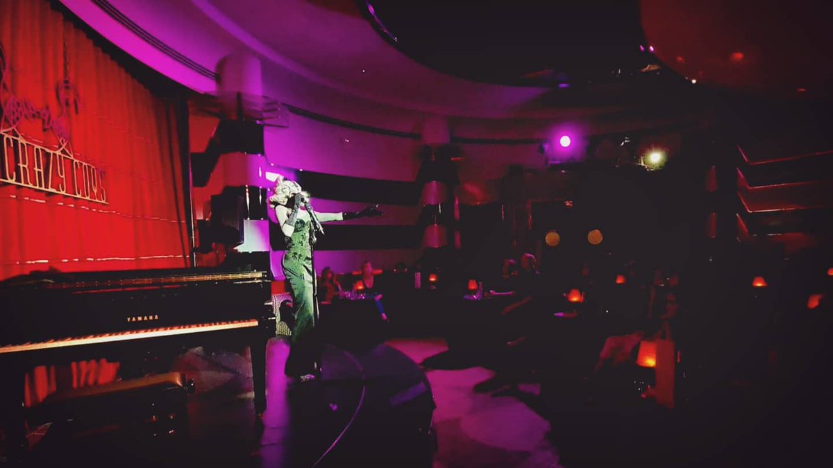 MarcelLucont's tweet photo. Nous avons retourné.
A sold out show (bien sûr) at @CrazyCoqs Soho, with guests @ChrysColumbine and @thecazeleon.
A fistful of tickets remain for Oct 23, be quick...
https://t.co/9gLlGLqsRg https://t.co/h0WushBITJ