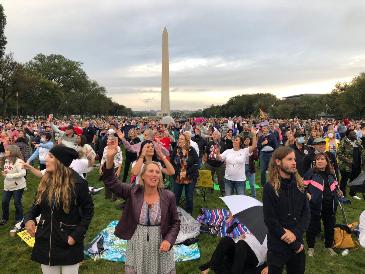 TheReturnInt's tweet image. We are worshipping with our brothers and sisters in Christ on the National Mall! If you're not here, you can live stream on YouTube and Facebook!