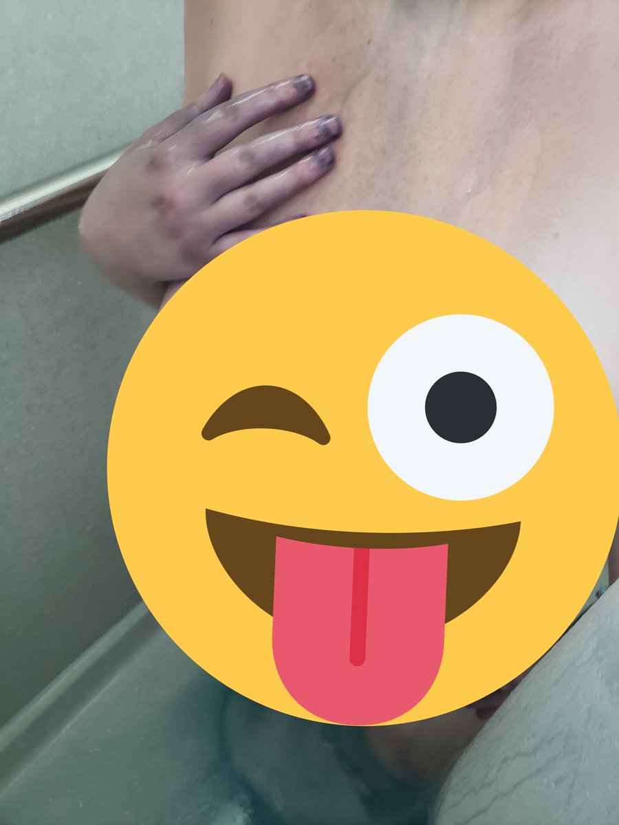 VeronicaSole10's tweet photo. Gotten so many new followers! RT and LIKE to see this in your dms!

#babygirl #sluttygirl #slut #sluttybrat #bratworship #nudes #sellingnudes #sellingcontent #onlyfans #tittyfuck #ShowerSelfie #nsfw #sloppyheadlover https://t.co/ipTdGs2bdl