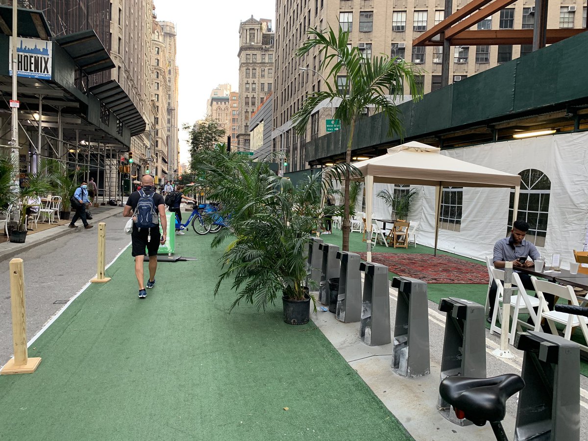 But then by 6pm, with open streets / restaurants, the astroturf on the  @CitiBikeNYC makes more sense! It was positively glorious 