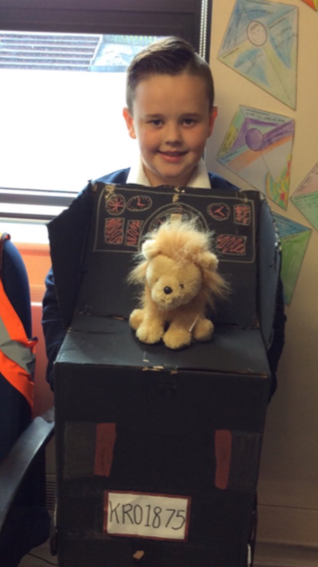 MrsGray82's tweet photo. When the children were asked to design a car for their homework I wasn’t expecting one big enough for the children to fit in 😁 How fantastic is this? Well done 👍🚘 #4AGems #homework #amazing @paganelschool https://t.co/NsQnz2KlLd