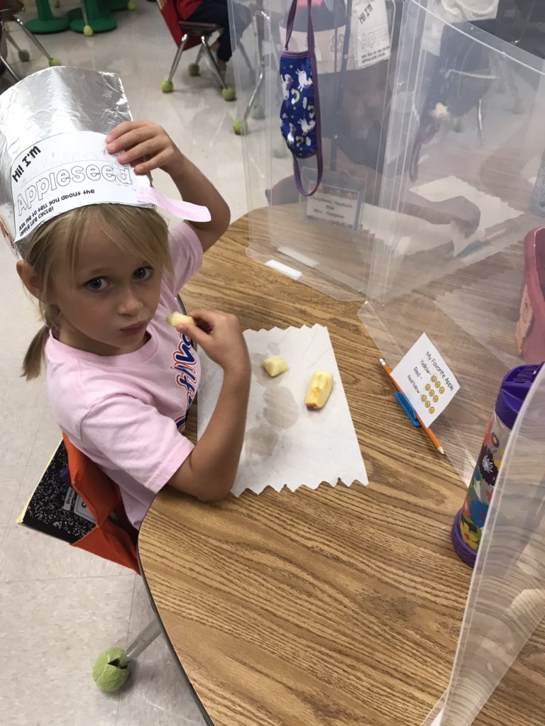 sasampso's tweet image. #JohnnyAppleseed! @Pathways_Elem Apple taste testing at its finest! @ElemSci 5 senses at its best!!