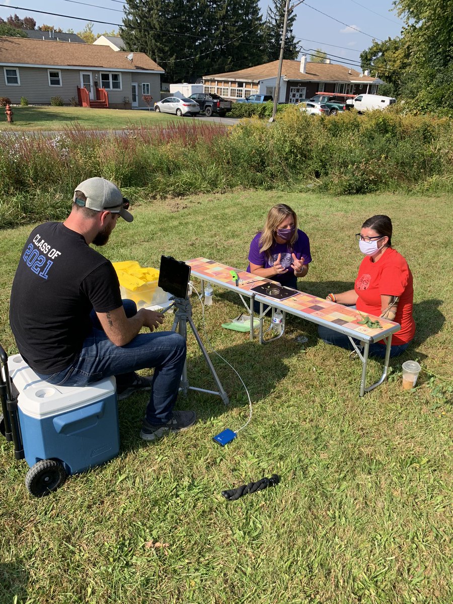 feguerl's tweet photo. Bio9 on location for PHENOMenal Friday! Teaching science in Schenectady. #schenectadystrong #steinmetzpark @AaronBochniak https://t.co/BOWFlkKoKq