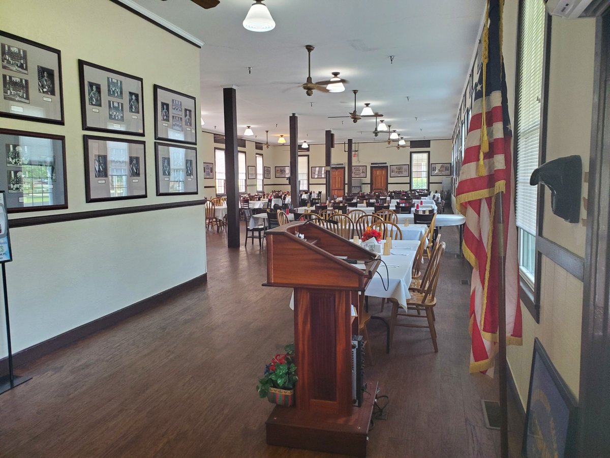 CamdenMilitary's tweet photo. Preparing the chow hall for dinner.
#Camdenmilitary
#generationsofgreatness
#finedining https://t.co/jXYLzKRHSD