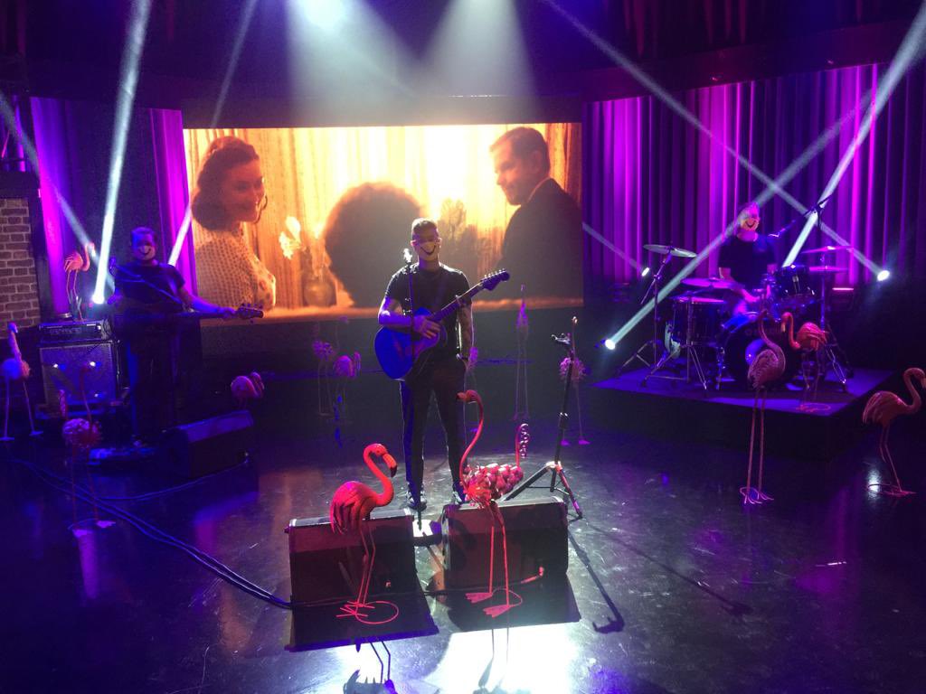 Robert_Grace's tweet photo. Don’t forget to tune into the @thelatelateshow from 9:35pm tonight to hear me perform #fakefine with the guys!! Even got the tubz wearing the mask 😷😎 @rteone #latelateshow https://t.co/KF56JzsoSD