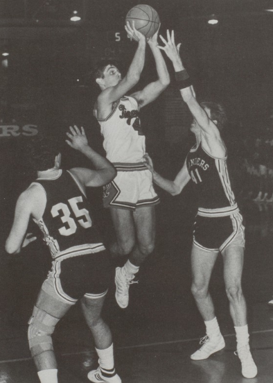 SuitUpVarsity's tweet photo. I'm 53-years-old today. One of the best things I was ever a part of was the Hastings-Grand Island rivalry. I miss it. #GoTigers #BeatGI https://t.co/XZZJBqnFiD
