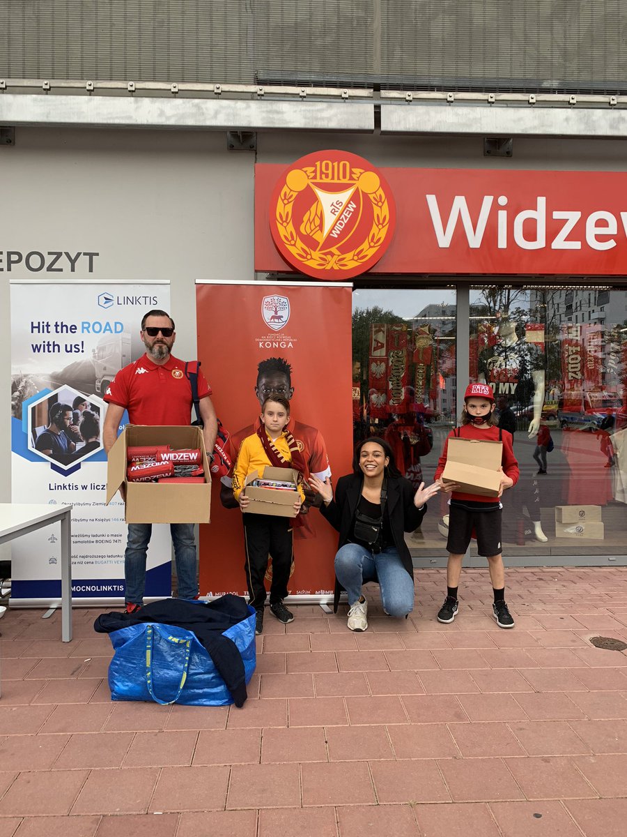 FundacjaKonga's tweet photo. Widzewiacy wiedzą jak pomagać😎
#FundacjaKonga
#WidzewPomaga
#Fundambu
#Linktis
@GrupaAutoForum @RTS_Widzew_Lodz https://t.co/Cjt9ovjplA