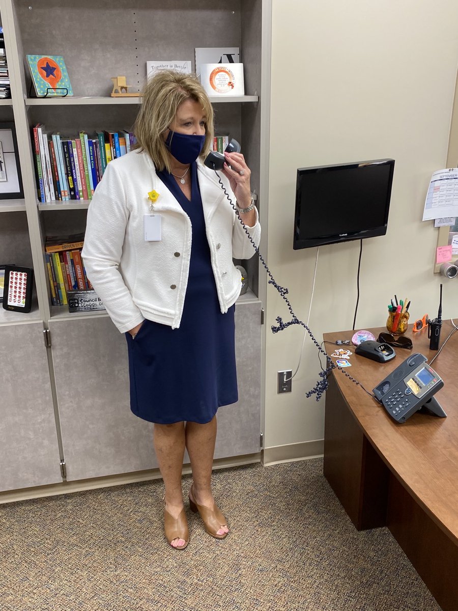 Superintendent Dr. Murillo congratulating Rue Elementary students and staff today! #2020NationalBlueRibbonSchool #TogetherWeCan ⁦<a href="/CaseyMoran2/">Casey Moran</a>⁩ ⁦<a href="/VickieMurillo/">Dr. Murillo</a>⁩ ⁦<a href="/CBCommSchools/">CouncilBluffsSchools</a>⁩