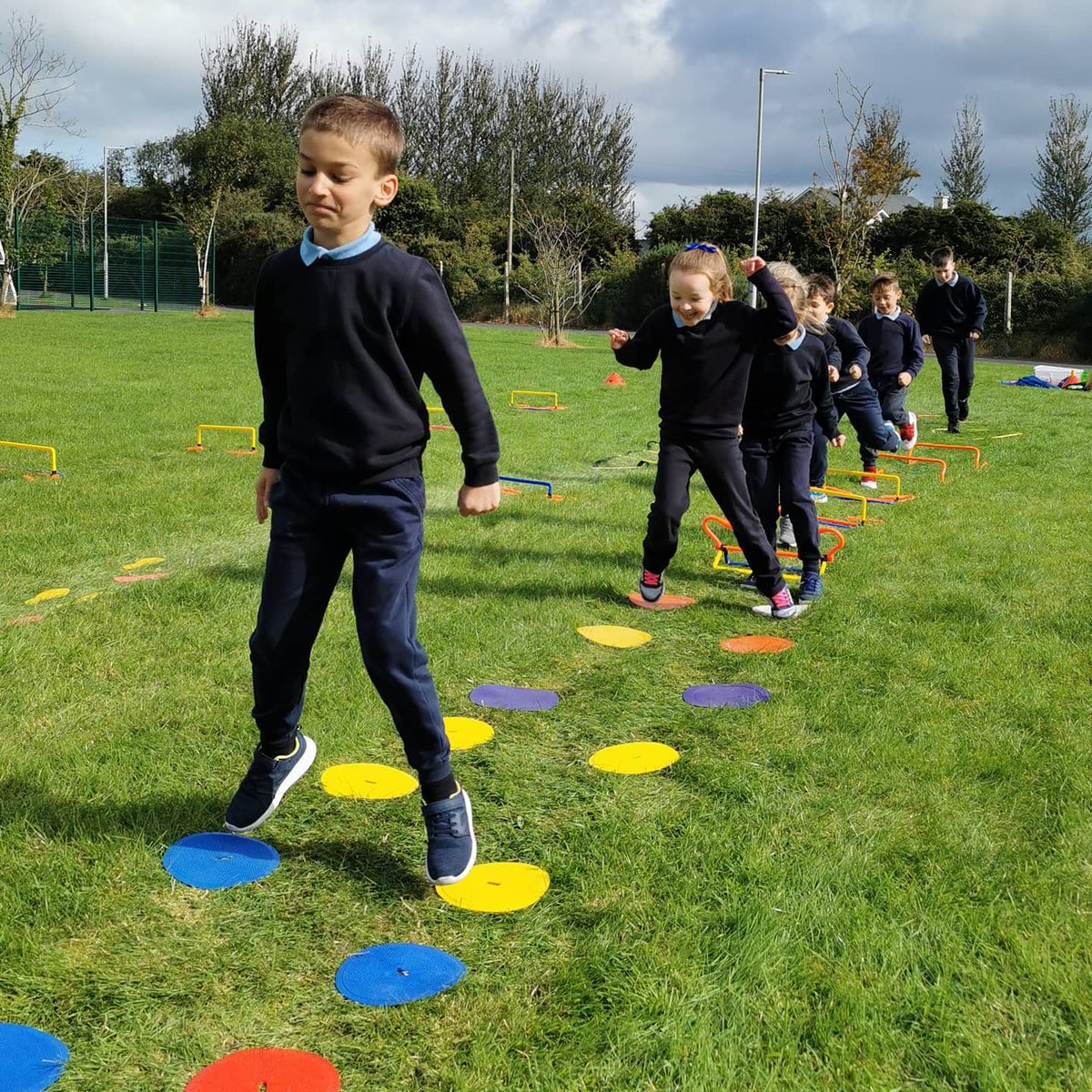 MsKane1stclass's tweet photo. We had a great day doing an obstacle course for European Sports Day set up by @MrToher 6th class! #ESSD2020 https://t.co/fcXKbwVryj