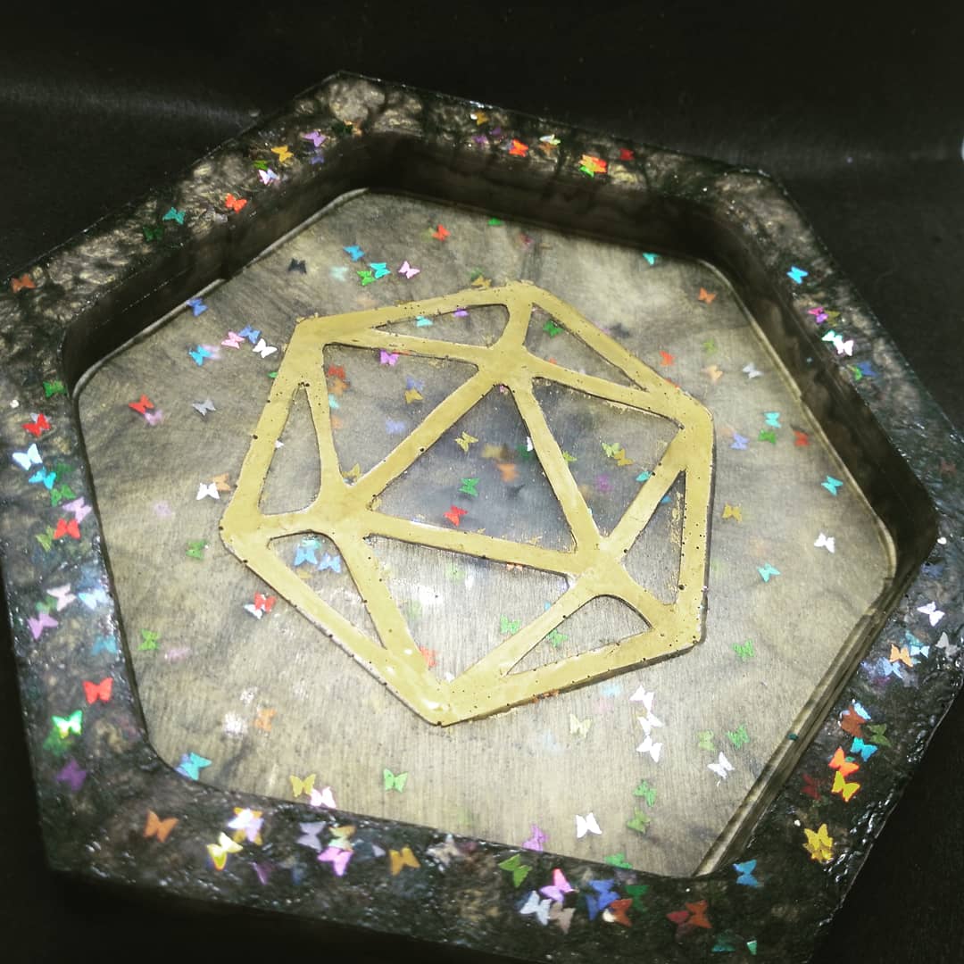 PaperMoonsStore's tweet image. 20% off this week on all Resin at ThePaperMoonsStore.etsy.com !! I've also added the "Request Custom Order" option!!! #resin #resinart #ouija #420friendly #rollingboard #resinartist #dnd5e #dicetray