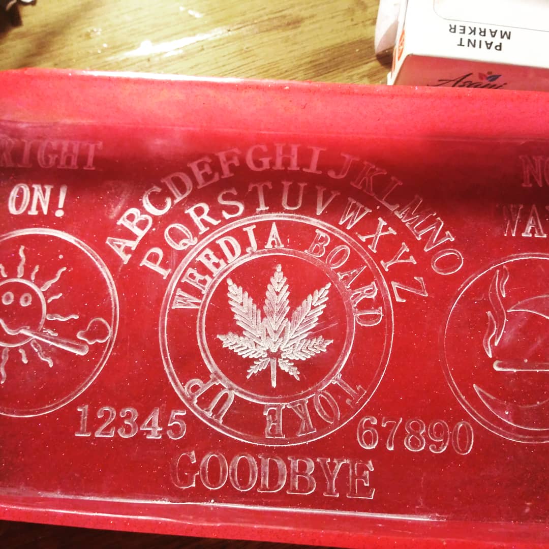 PaperMoonsStore's tweet image. 20% off this week on all Resin at ThePaperMoonsStore.etsy.com !! I've also added the "Request Custom Order" option!!! #resin #resinart #ouija #420friendly #rollingboard #resinartist #dnd5e #dicetray