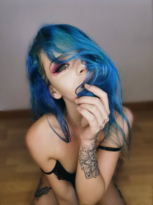 Watch Kuroha Suicide's leaked NSFW photo on TwXstars