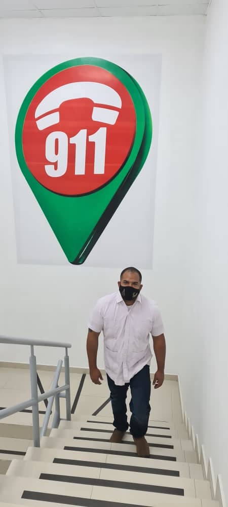 PescalbaOficial's tweet photo. #24Sep || Gerente de Pescalba @GMarquezS, se reunió con el Director del VEN 911 en #Sucre, Cnel. Carlos Fernández, para articular la incorporación de la ambulancia de Pescalba a la Red Ambulancias y colocarla a disposición del Sistema de Salud Pública. https://t.co/TClqWis5yM