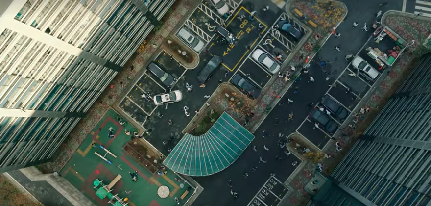 Alfonzowords2's tweet photo. I wonder who sources all these "extras" as they call em. Like does the casting agency have a whole database of people to call up? or do they advertise? how much are they paid? Coz I've never seen. Especially for a big zombie movie like this. 
#Alive #alivenetflix https://t.co/eIioWgqpHW