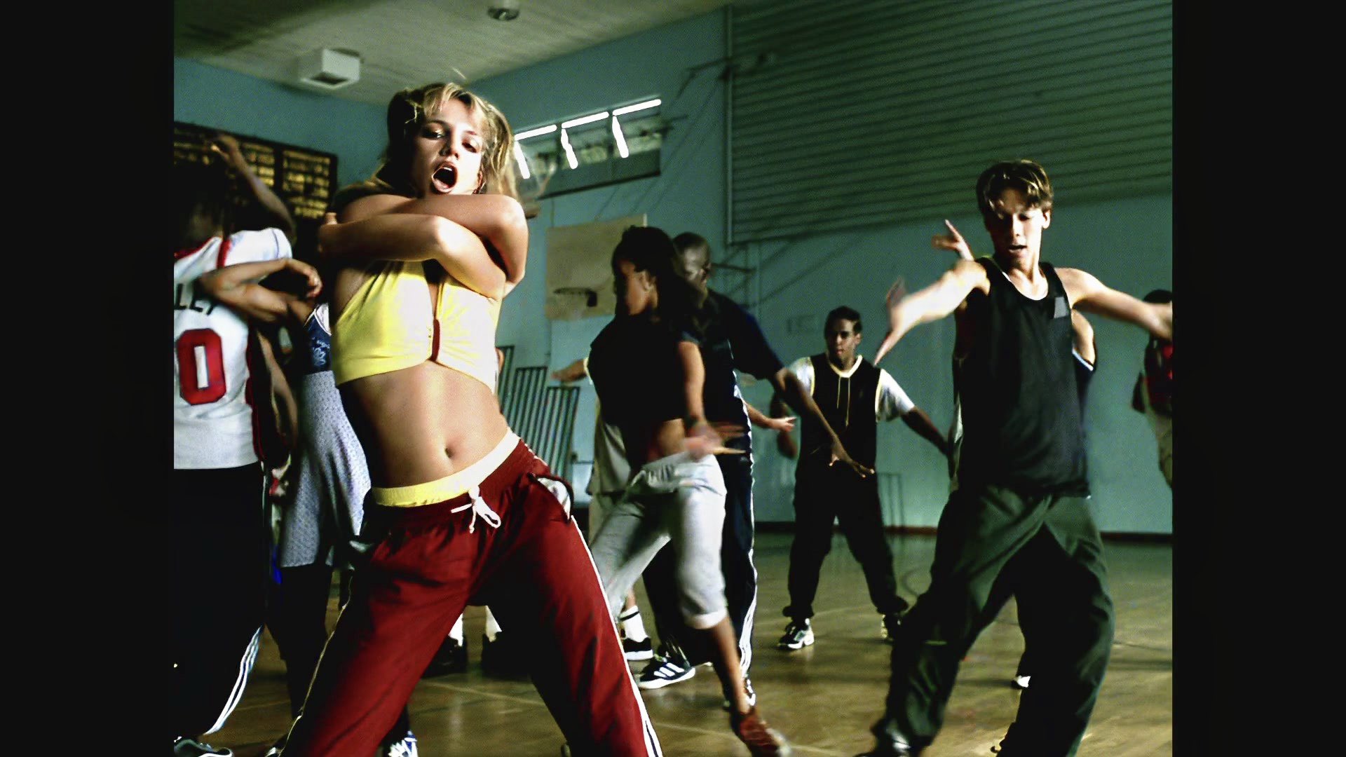 Britney Online Net Queen Britneyspears Music Video For Baby One More Time 1999 Part 2 X175 Full Hd Captures T Co M4zsockn8e T Co 6yxpuw4atu Twitter
