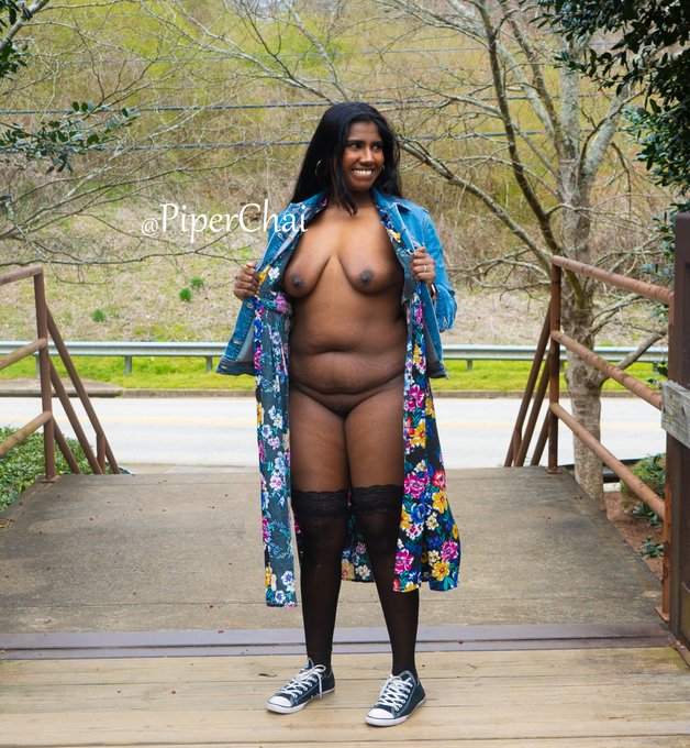 Happy #FlashingFriday! 📸😜👀 https://t.co/zXdWGHdu3r<a href="/tag/flashingfriday"class="tags">#FlashingFriday</a>