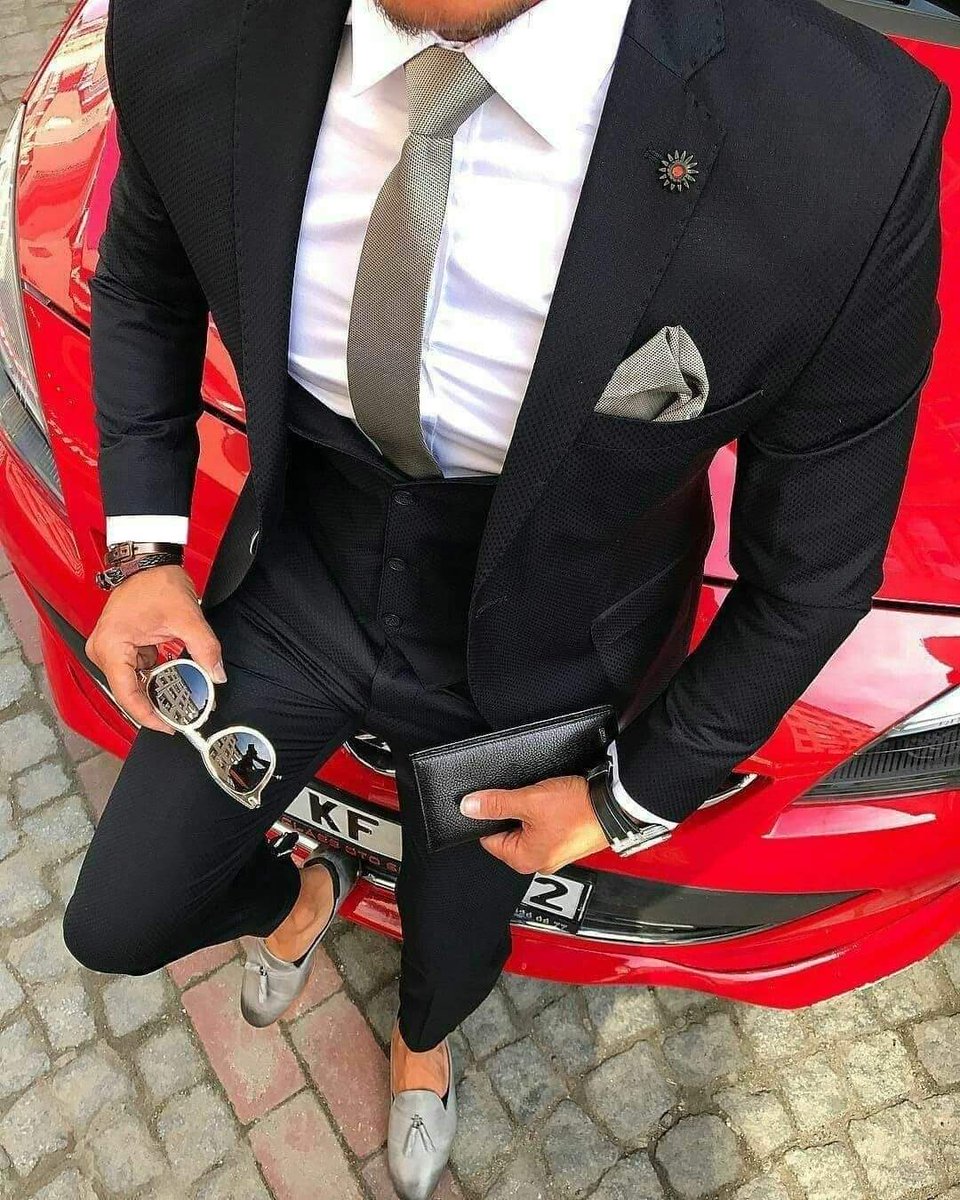 WestBarberia's tweet photo. Azul o negro ⁉️ 🎩💡
#west https://t.co/WVZxUQ4LlE