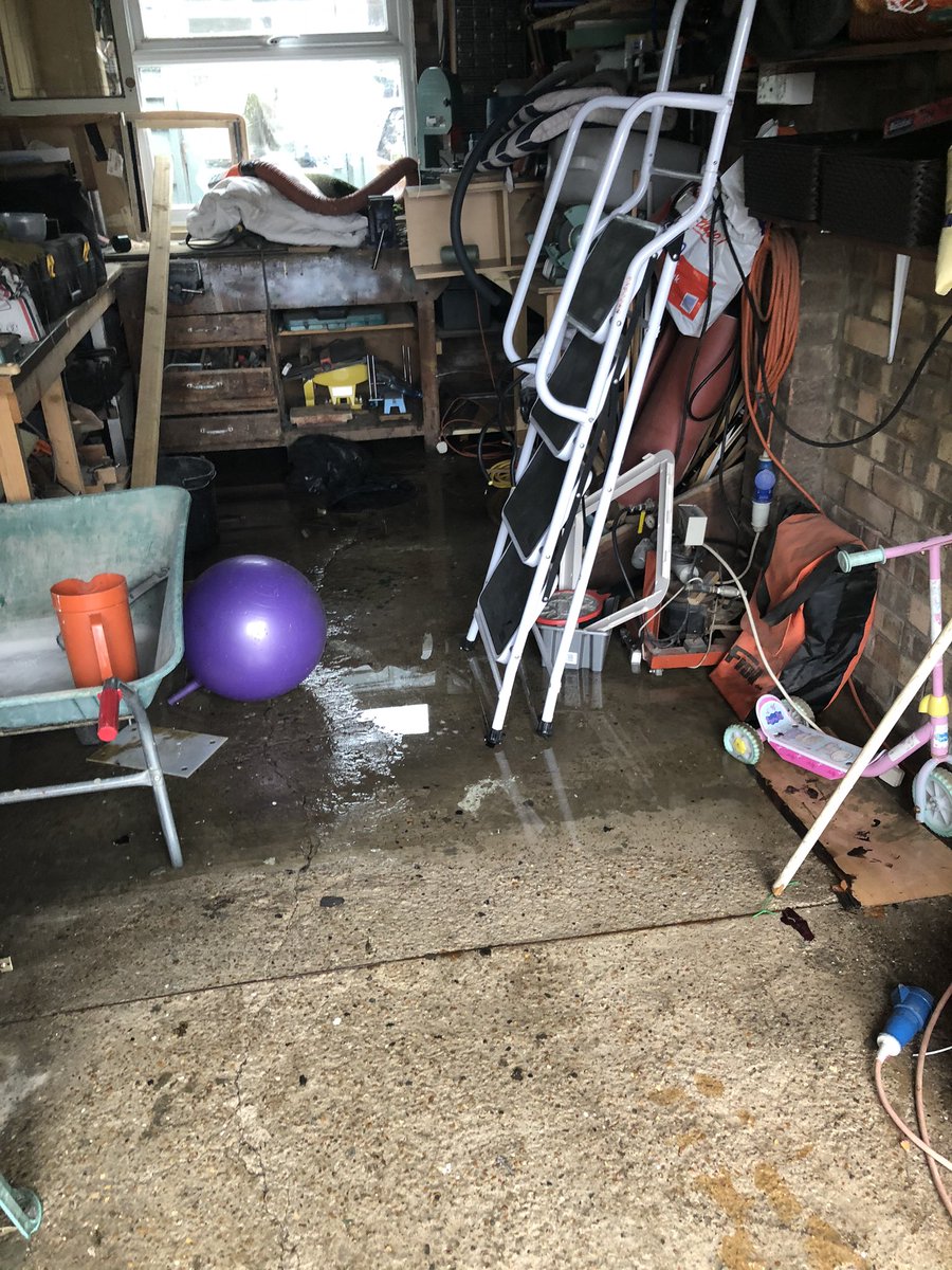 PaulStokes73's tweet photo. @Norfolkcc why is it acceptable to yourselves for my elderly parents to have to keep on putting up with their home being potentially flooded every time it rains and them not being able to use their toilet because you have sorted the drains in the road! Sharman Av Watton https://t.co/kD4tLOIisa