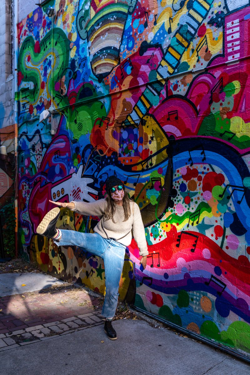 BoboandChichi's tweet image. In just about every place we go to, we love chasing down all the colorful murals and street art! @VisitIthaca did not disappoint us!

#streetart #ithacaisgorges #visitithaca