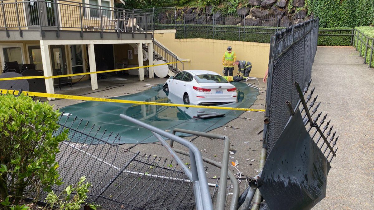 BvuePD's tweet image. Car into a swimming pool of an apt complex, 3800 blk 131st Ln. SE, fortunately no injuries!