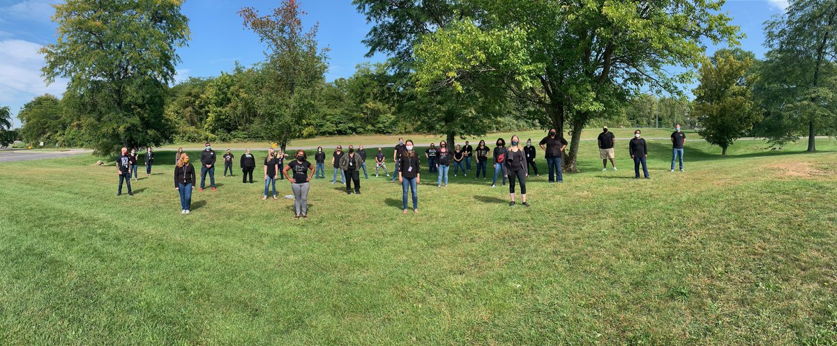 SMBR teachers and staff standing in solidarity with Black women and Black lives!  It’s about a movement.  It’s about life. No one’s light will be diminished on our watch!
#ReynProud
#BlackLivesMatter