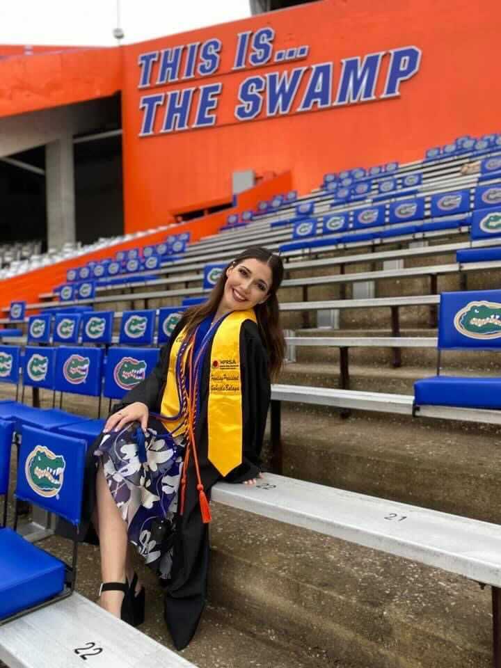 BetterMakeRoom's tweet photo. Gaby and Yani founded @UFHPRSA, the first-ever student chapter of the Hispanic Public Relations Student Association at @UF because they wanted a space for Latinx students studying PR to feel like they had a place on campus to call their own. Así se hace 🤩 #LatinxHeritageMonth https://t.co/aVjzSsOiJm