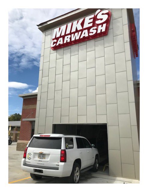 CongerBuilt's tweet photo. Today Mike Dahm, President &amp; CEO of Mike’s Carwash surprised the construction team at the South Lebanon store with lunch before the first test wash was completed. Great job by all involved on this ahead-of-schedule project! #congerbuilt  #buildasolidfuture @MikesCarwash https://t.co/YVN2adjNPu