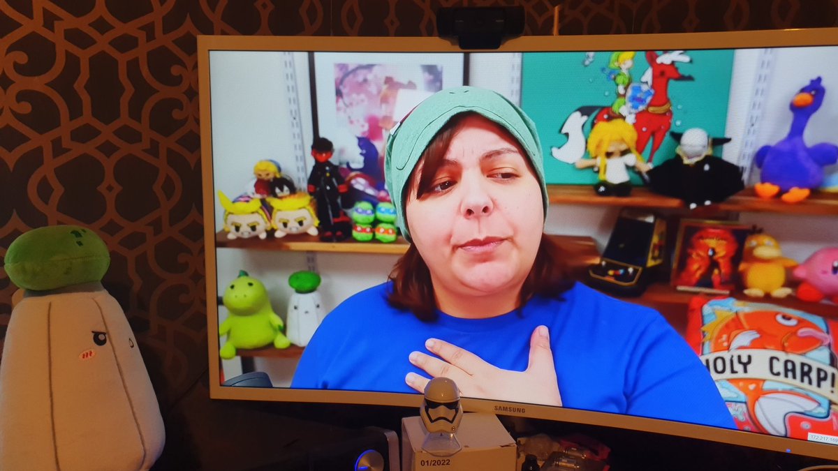 FearedByZero's tweet photo. @NerdECrafter me and my shaker watching your videos! #ermagerd https://t.co/72mNnkA8Rn