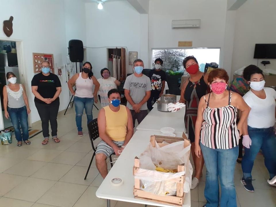 trindademeier's tweet photo. Ação solidária
#AçãoSolidáriaMéier
Edição: 25 de abril de 2020
Quentinhas preparadas: 186
50 litros de água
#acaosolidaria #trindademeier #anglicanos #anglican #humanrights https://t.co/VMOrDg2771