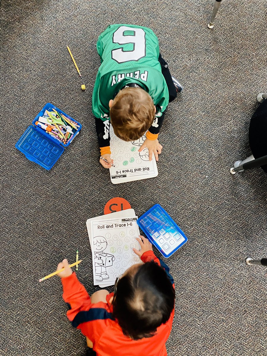 MrsQuinteroOUES's tweet photo. My favorite sight 😍 we make collaborative learning work even with our masks on! #BetterTogether 

(Students were sanitized and with cohort groups and used their own supplies 🤗) https://t.co/mfUhDhmiOM
