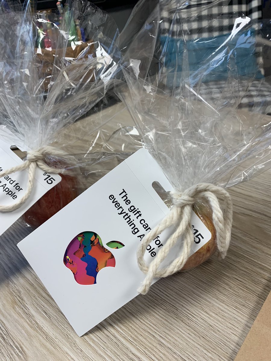 annalisa_rodano's tweet photo. ‘Apple’ 🍎 treats for my apple contest winners! #beststaff #htwp4kids #explore4more @mrsbrianamiller @HTWPSchoolsNJ @mattsimmermon How many apples 🍏 🍎 in the crate?! #1680 https://t.co/GNpGYopeUm