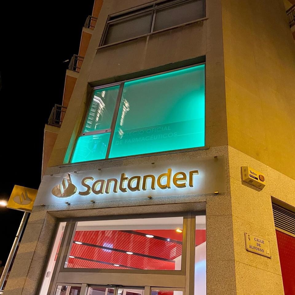 CofZam's tweet photo. Gracias a la provincia #zamora se tiñe de verde para brindar apoyo a todos los farmacéuticos y en recuerdo de los que ya no están. 
Gracias, desde el COFZamora

#dmf2020 #worldpharmacistday #lacruzdelafarmacianoseapaga #zamoraenamora
Hilo (1/3)
👇👇 https://t.co/YGZAfF6p7V