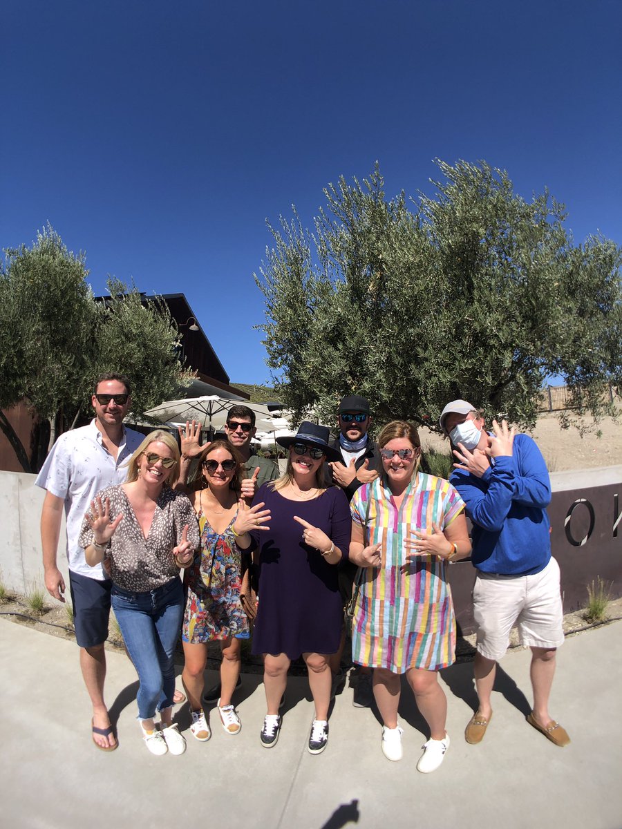 DestinationDRVR's tweet image. Get out to California where we are booking wine tours daily! #FridayThoughts