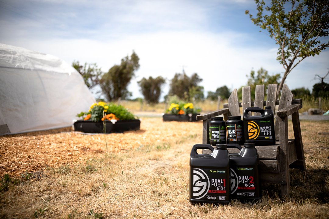 LeftCoastWS's tweet photo. Green Planet plant fertilizers are designed for any novice-to-expert cultivator or craft grower looking to reach new heights in their yields. Our selection of Green Planet Nutrients includes liquid and dry fertilizers as well as industry-leading bloom boosters like Massive Bloom https://t.co/h5QVIPeVfs