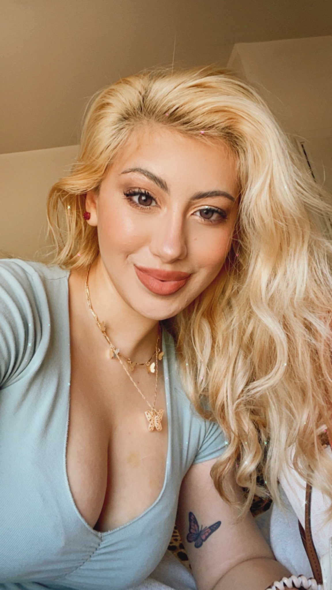 Karo 🖤 on X: The face Vs The bawdy t.coGocbnT2QWw  X