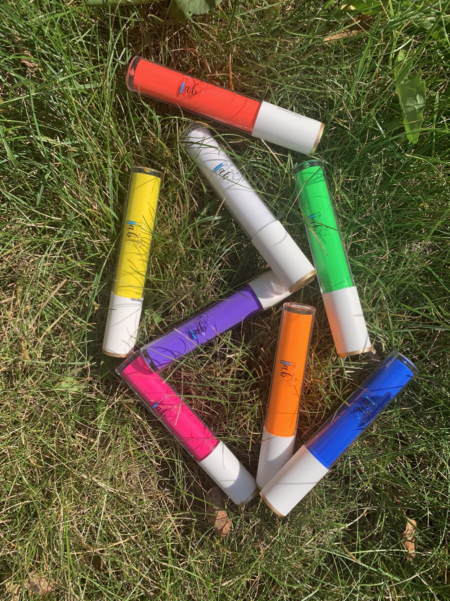 lab_cosmetics's tweet photo. Are phospho fluorescent liners are finally here this Sunday !#TrendingNews #trending #makeup #FridayFeeling #FridayVibes #TREASURE @Trendmood @NikkieTutorials @BaileySarian https://t.co/xp7sTIePJL