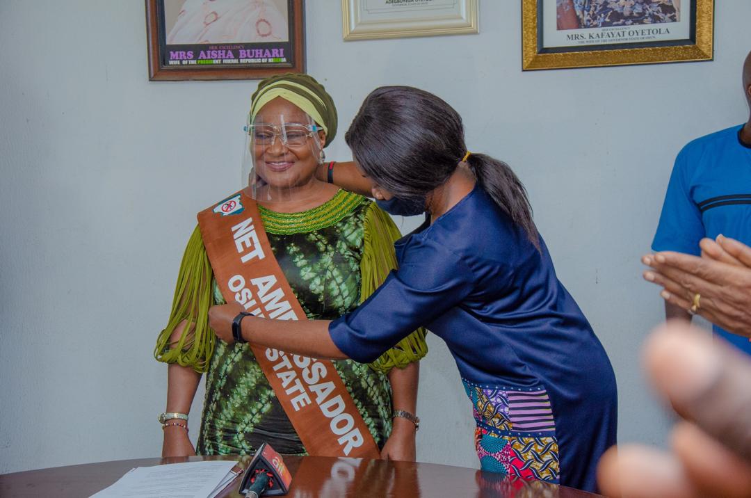 SFHGFMalariapr1's tweet photo. #OsunITNcampaign2020 The investiture of First Lady of Osun, Mrs. Kafayat Oyetola as Net Ambassador for the #ITN campaign was successfully conducted. The Net Ambassador, who is passionate about the health of women and children, pledged her support for the campaign. #PlayYourPart https://t.co/NFWk9PNlay