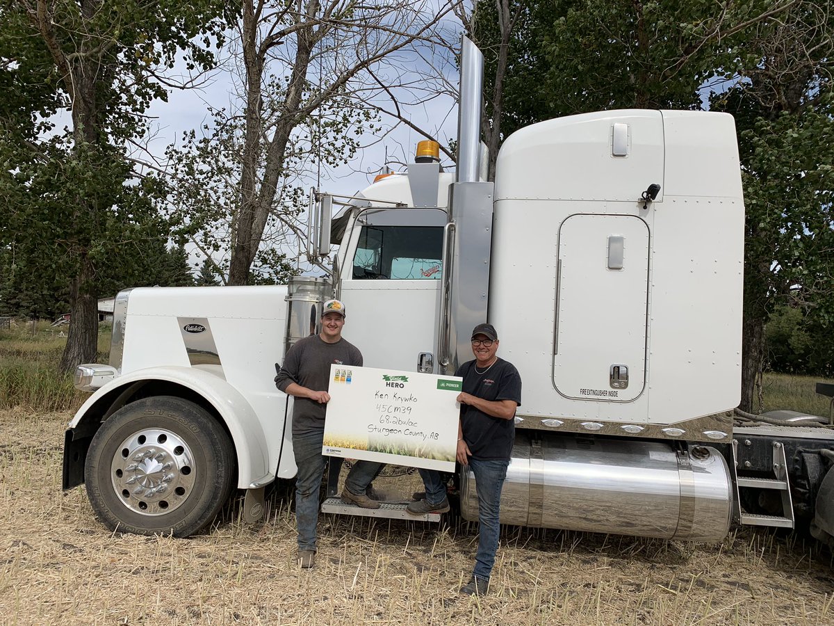 mightypembina's tweet image. Another great @PioneerSeedsCA yield from Ken Krywko Farms! #45CM39 performing well! @ENtegrityRoger #YieldHero20 #YHContest