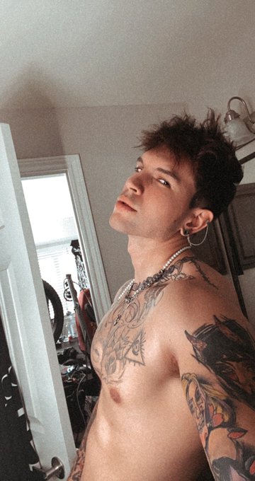 One more https://t.co/AwvGaxHvXb