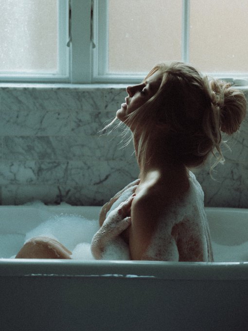 Watch NeedyNovember's leaked NSFW photo on TwXstars