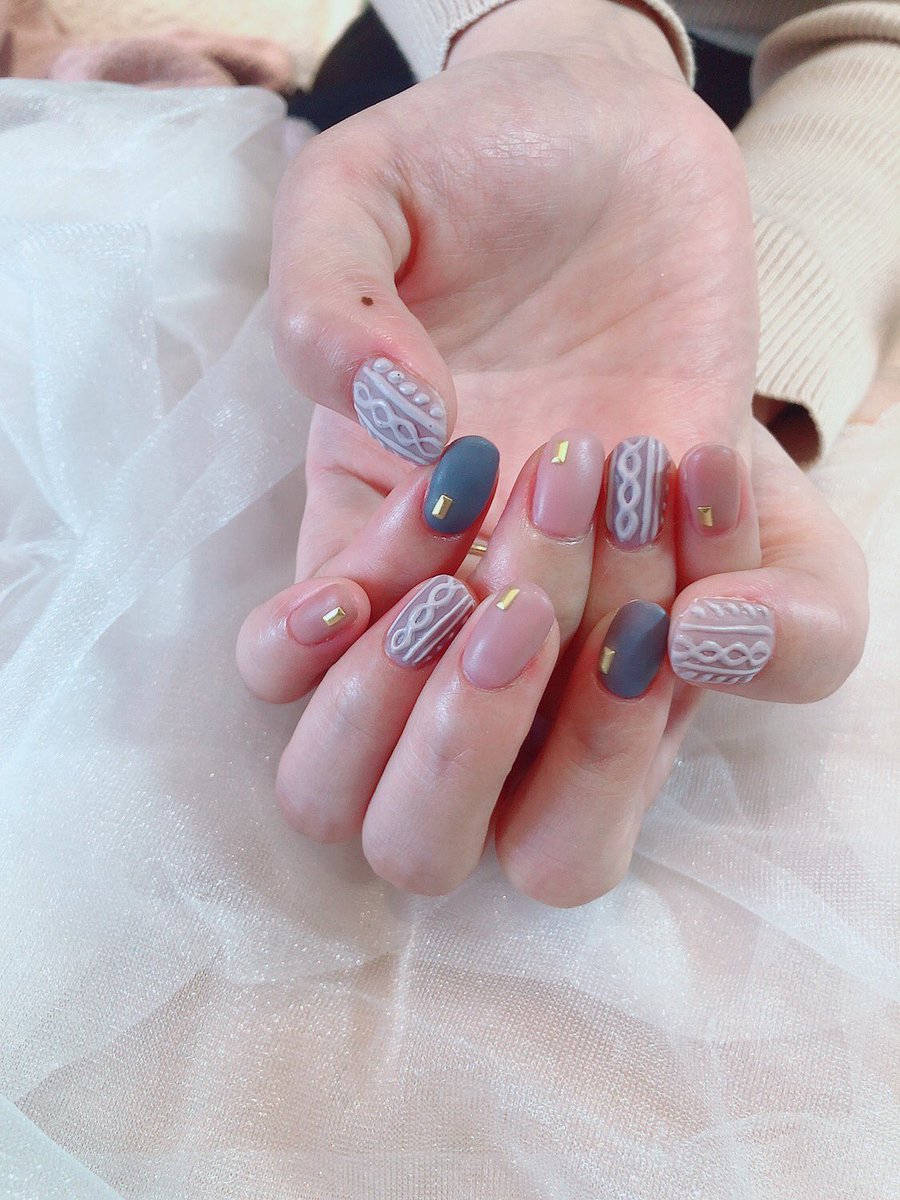 しぶとい中川翔子 Twitterren Marvelousネイル 秋らしいくすみカラーにはまってるよ 大人シンプルな ニットネイル