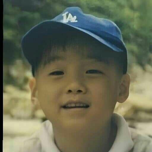 Yoongi as a cute baby a soft thread :