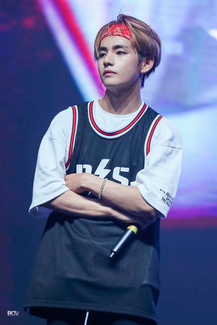 kim taehyung wearing a bandana: a thread you wont survive