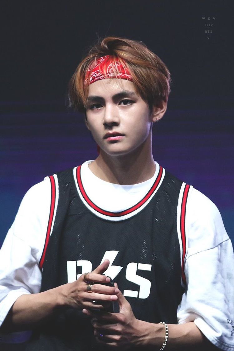 kim taehyung wearing a bandana: a thread you wont survive