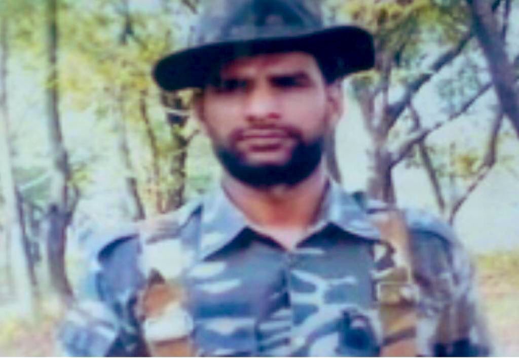 #बलिदानदिवस वीर जैमल सिंह

सि/जीडी जैमल सिंह ने 26-09-10 को सरांडा जंगल , ज़िला प: सिंगभूम (झारखंड) में वीरता व शौर्य से नक्सलियों का मुक़ाबला करते हुए देश के लिए सर्वोच बलिदान दिया। <a href="/203_CoBRA/">203 CoBRA</a> अपने वीर जैमल सिंह को आज उनके बलिदान दिवस पर याद व नमन करती है।
#भयविहीन203
जय हिंद🇮🇳