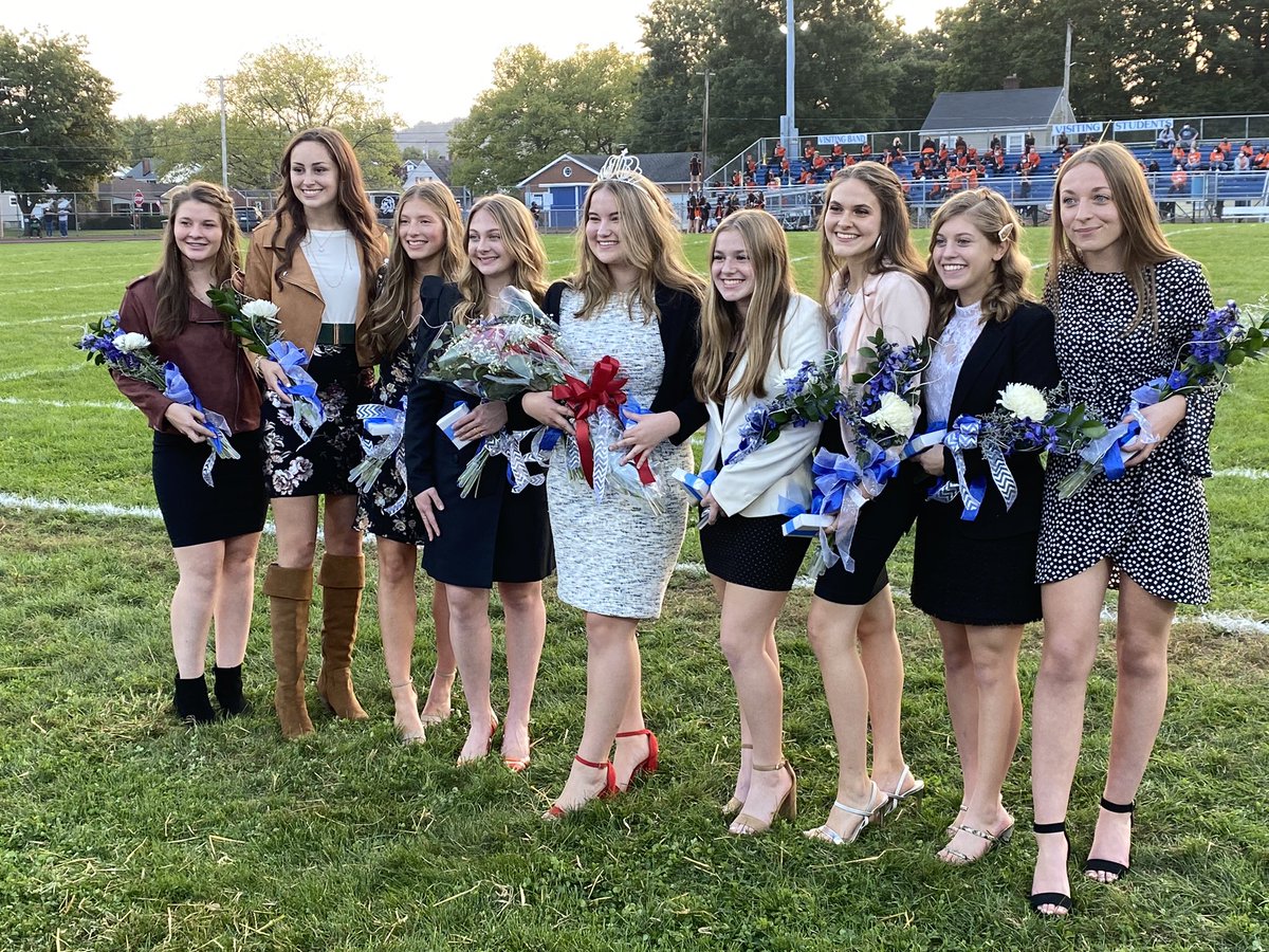 Psugrrl's tweet photo. It was a beautiful night for a Homecoming ceremony at Helling Stadium 💙 Congratulations to LHS’s 2020 Homecoming Queen, Sarah Boots! #EC_Proud #EC_High 👑 https://t.co/aMzClF1oN5