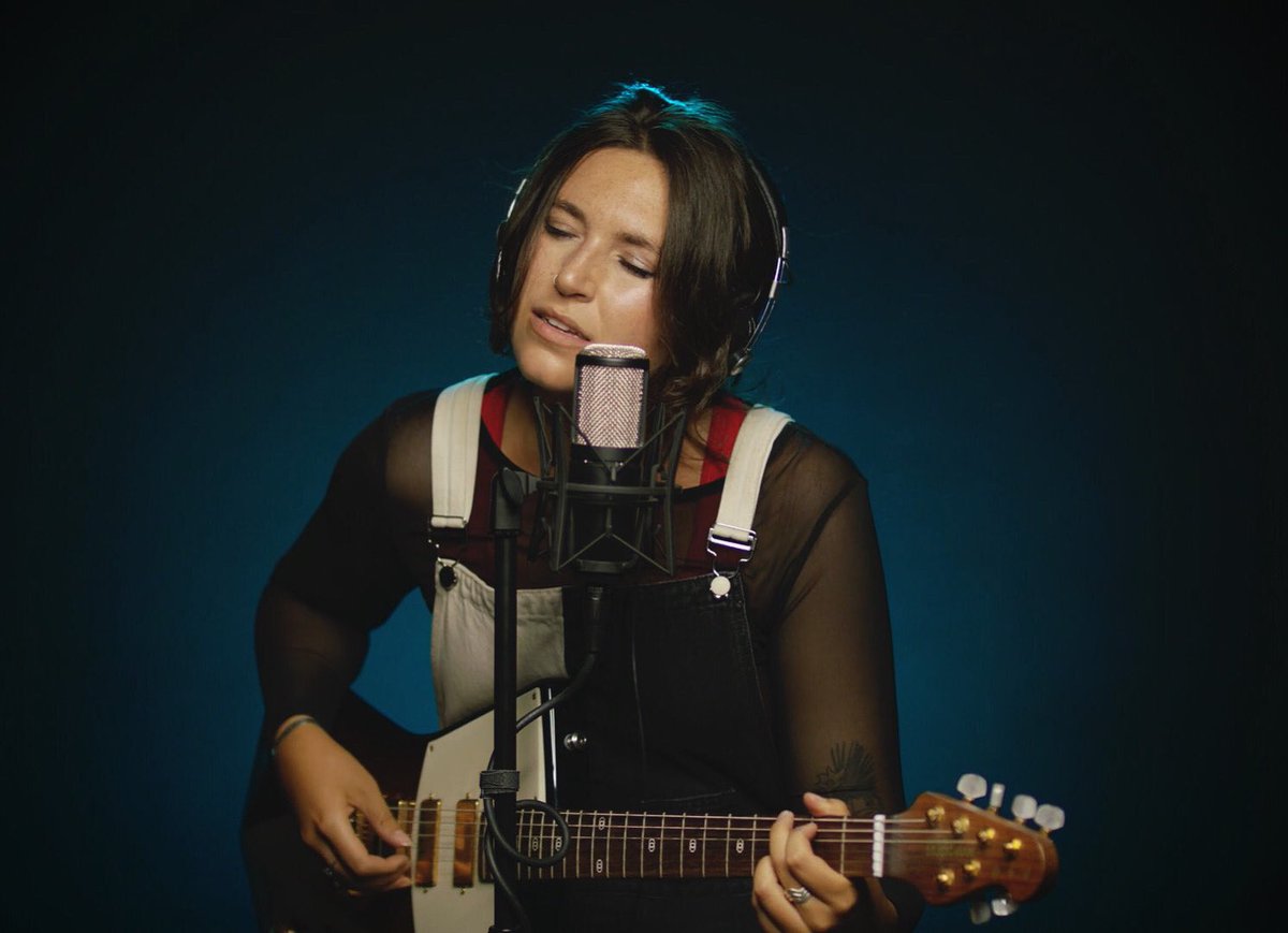LeahCapelle's tweet photo. tomorrow 9am PT, my new series "Live from the Archives" will be launching exclusively on my @YouTube. My fave recordings of each song from 'triptych' filmed during the COVID-19 lockdown!
Much love to the brands who have had me on board this year! https://t.co/AeBygPd0RV https://t.co/UwiLUTyoWR