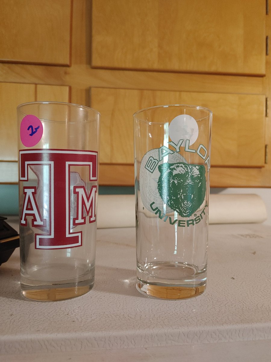 daellie007's tweet photo. @DudeGoods Also found these dope ass retro @Big12Conference glasses.
#RIPTAMU https://t.co/8qtM6aXWra